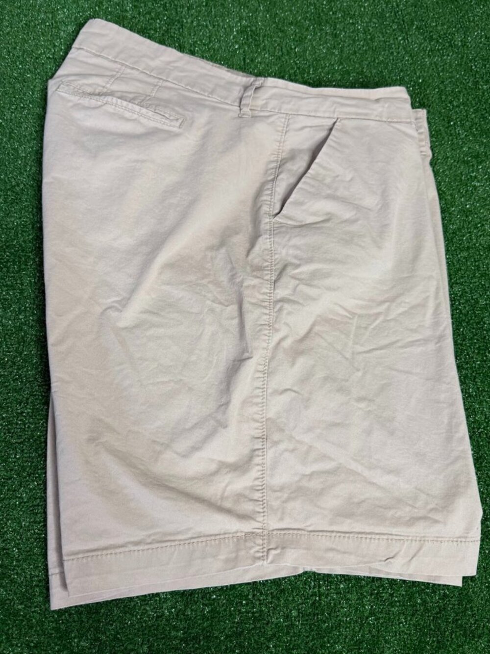 Old Navy Women’s Plus Size 18 Chino Shorts Khaki Beige Tan Flat Front Classic